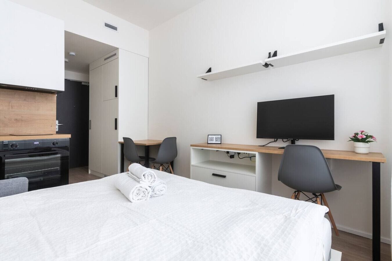 Schreibtisch, Bügeleisen/Bügelbrett, WLAN, Bettwäsche