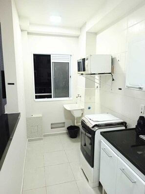 Private kitchen - Beautiful Apartment for Rent in front of the Shopping Mall (Jardim Simoes São José do Rio Preto)