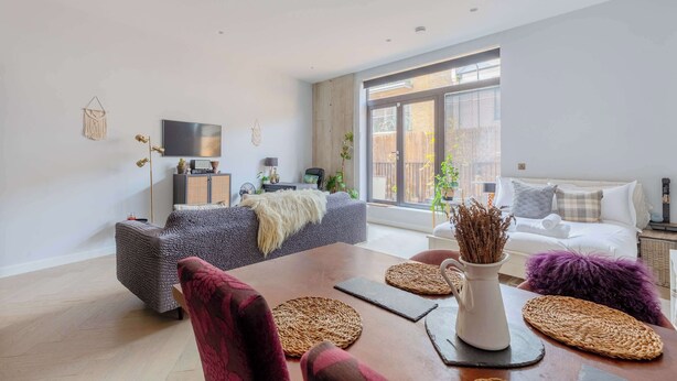 Unclassified image, 1 of 30, button - Stylish Studio in Hackney with Private Terrace (Greater London)