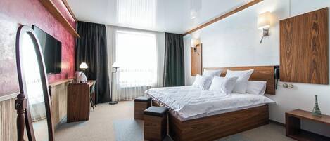 In-room safe, laptop workspace, blackout curtains, iron/ironing board