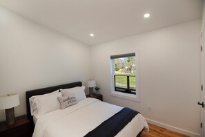 3 chambres, fer et planche à repasser, Wi-Fi gratuit, draps fournis