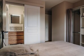 4 bedrooms, WiFi, bed sheets