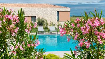 别墅 | 4 多间卧室