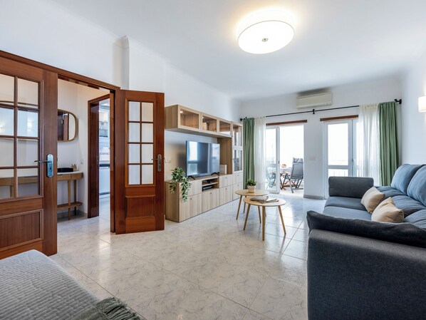 Fernseher, DVD-Player