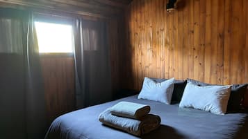 Habitación clásica con 1 cama doble o 2 individuales, vistas a la montaña | Caja fuerte y wifi gratis