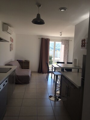 Interior - Recent detached house in Vallon pont d'Arc (Vallon-Pont-d'Arc)