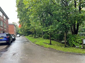 Apartment | Property grounds - Kingbeds/liverpoolcity/freep/wm/fastwifi (Liverpool)