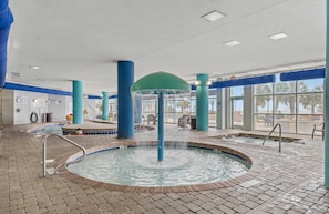 Innenpool, beheizter Pool