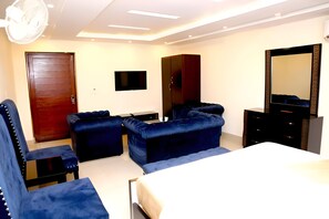 Single Room | Free WiFi - Royal Inn Hotel (Lahore)