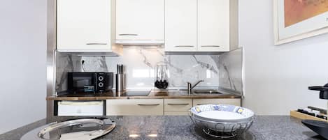 公寓 | 1 間臥室、網路服務