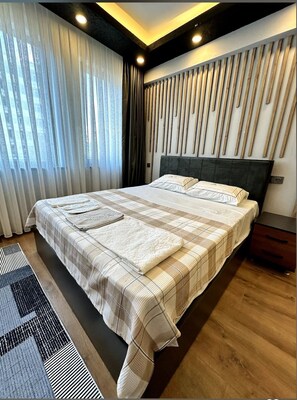 Dobbeltrom – standard, 1 queensize-seng, ikke-røyk, privat bad | Minibar, skrivebord, barnesenger (inkludert) og wi-fi (inkludert)