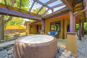 House (2 Bedrooms) | Interior - Idyllic Home in Kernville w/ Private Beach Access (Kernville)