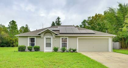 6 Mi to Downtown: Bright Palm Coast Getaway!