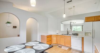 6 Mi to Downtown: Bright Palm Coast Getaway!