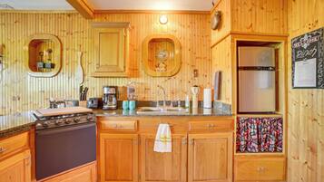 House (1 Bedroom) | Interior