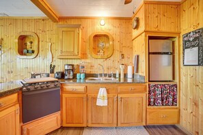 House (1 Bedroom) | Interior
