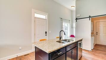 Cottage (2 Bedrooms) | Interior