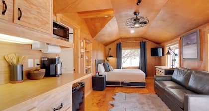 Pet-friendly Apple Valley Getaway w/ Fire Pit!