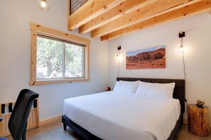 House (1 Bedroom) | Interior - Premium Apple Valley Cabin w/ Zion Natl Park View (Hurricane)