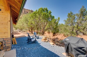 House (1 Bedroom) | Interior - Premium Apple Valley Cabin w/ Zion Natl Park View (Hurricane)