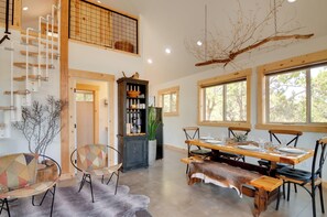 House (1 Bedroom) | Interior - Premium Apple Valley Cabin w/ Zion Natl Park View (Hurricane)