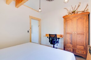 House (1 Bedroom) | Interior