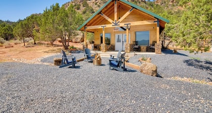 Apple Valley Cabin w/ Views, Dogs Welcome