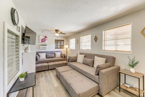 House (1 Bedroom) | Interior - Somerville Lake House - Walk to Water! (Somerville)