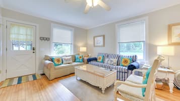 Rumah (3 Bedrooms) | Bagian depan properti