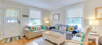 Walk to Lake Michigan: Pet-friendly Charlevoix Gem