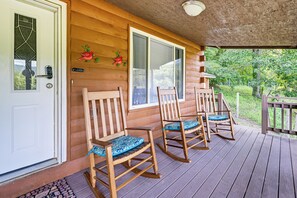 House (1 Bedroom) | Interior - Riverfront Cabin w/ Mtn Views in Tuckasegee! (Cullowhee)