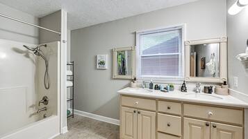 House (1 Bedroom) | Interior