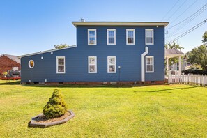 House (4 Bedrooms) | Interior - Home w/ Fire Pit < 1 Mi to Willis Wharf Boat Ramp! (Exmore)