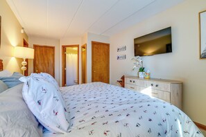 Apartment (2 Bedrooms) | Interior - 'bearfoot Apres' Mtn-view Condo < 1 Mi to Mt Snow! (West Dover)