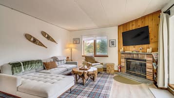 Apartment (2 Bedrooms) | Front of property