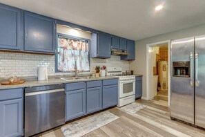 House (3 Bedrooms) | Interior - Harrison Getaway w/ Yard & Parking: Near Fishing (Harrison)