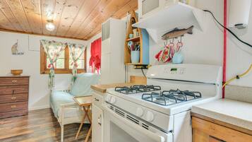 House (1 Bedroom) | Interior