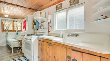 House (1 Bedroom) | Interior