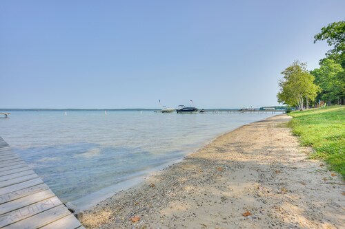 Higgins Lake Cabin - Walk to Water!