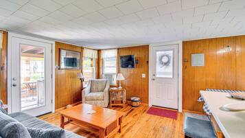 Cottage (2 Bedrooms) | Interior
