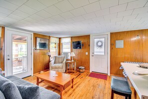 Cottage (2 Bedrooms) | Interior