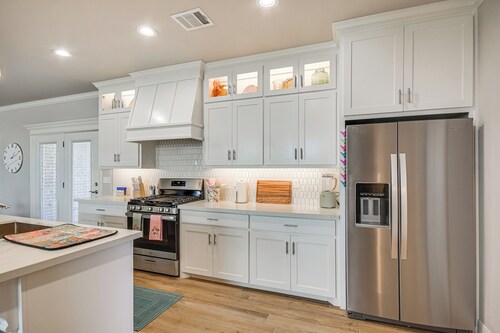 Amarillo Home w/ Hot Tub, 7 Mi to Wolflin Square!