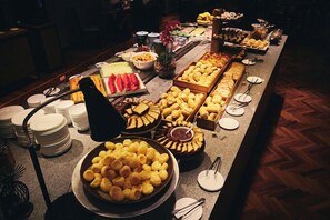 Breakfast buffet - Get a Flat 604 - Jardim Paulista (São Paulo)