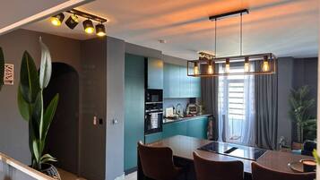 Fridge, microwave, oven, stovetop