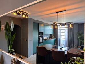 Tủ lạnh, lò vi sóng, lò nướng, bếp nấu 