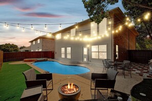 Pool - Modern Comforts & Classic Charm w Pool, 5BD (Saginaw)