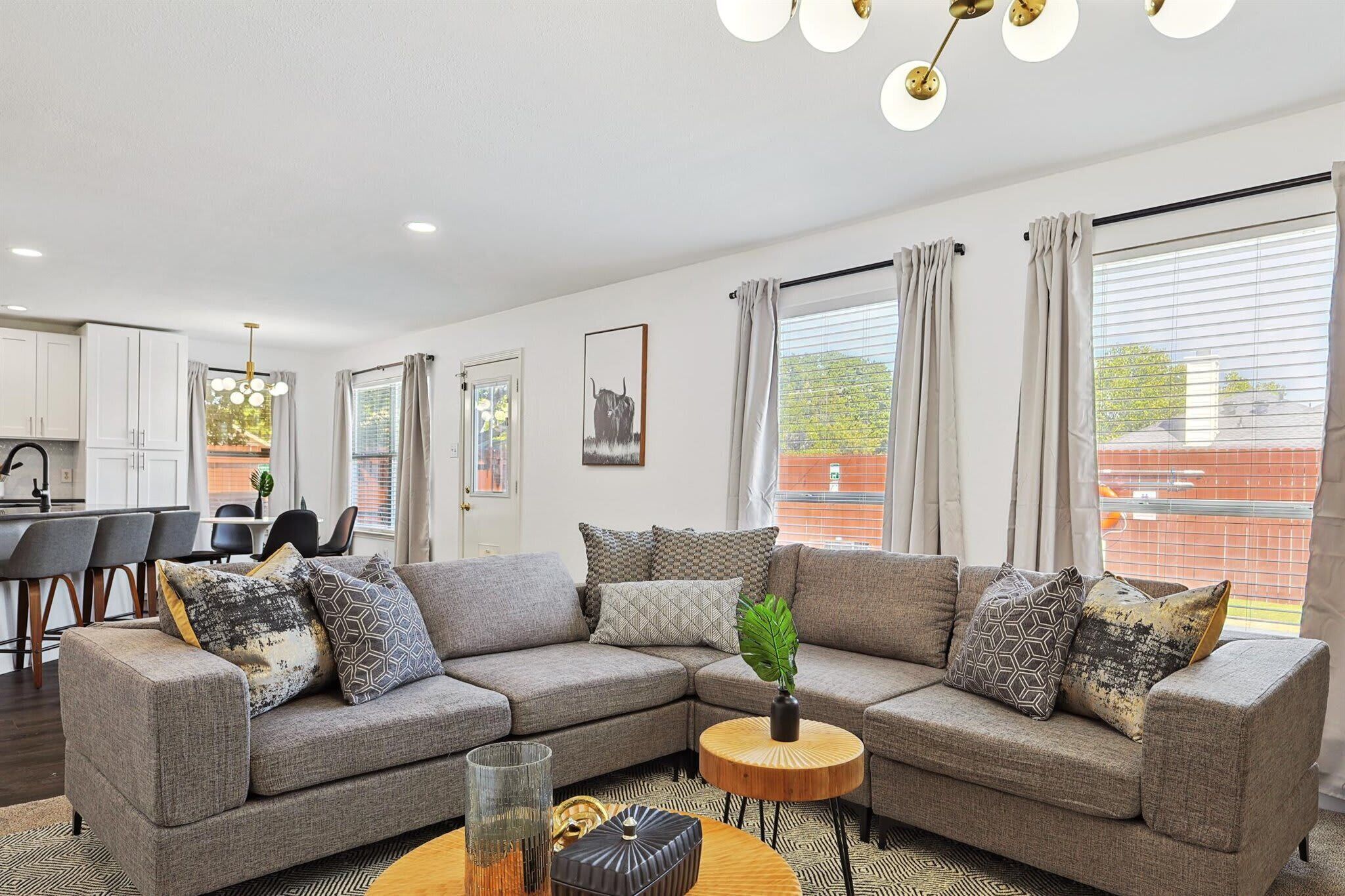 Televisión y oficina 