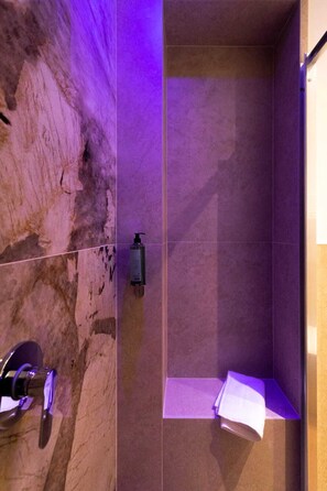 Deluxe Double Room, 1 Queen Bed, Non Smoking | Bathroom | Shower, hair dryer, towels, soap - TREVI MONTI HOUSE  (Rome)