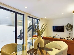 TV, offices