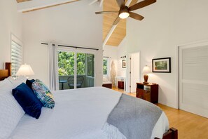 5 bedrooms, WiFi, bed sheets - Bright & Airy Princeville Home with High-Speed WiFi, Private W/D, & Gas Grill (Princeville)